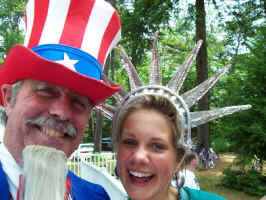 Closeup Statue Sam 2007 smaller.jpg (88571 bytes)